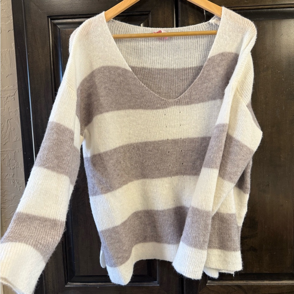 Striped V-Neck Sweater - Cream and gray